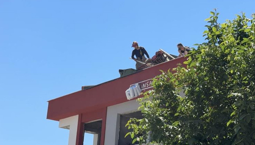 Yük çekerken elektrik akımına kapıldı İstanbulda feci olay