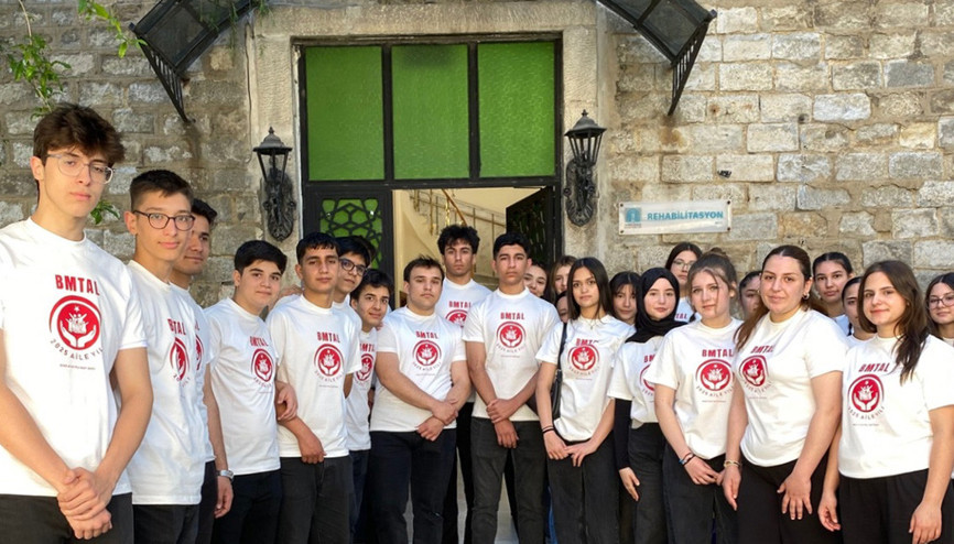 Bahçelievler Mesleki ve Teknik Anadolu Lisesi’nden anlamlı ziyaret: 2025 Aile Yılı kapsamında Darülaceze’de buluşma