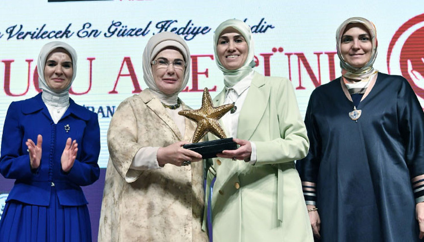 Emine Erdoğan, “Koruyucu Aile Günü” programına katıldı: Huzur ve güven ikliminde gelişen her çocuk güçlü toplumun yapıtaşıdır