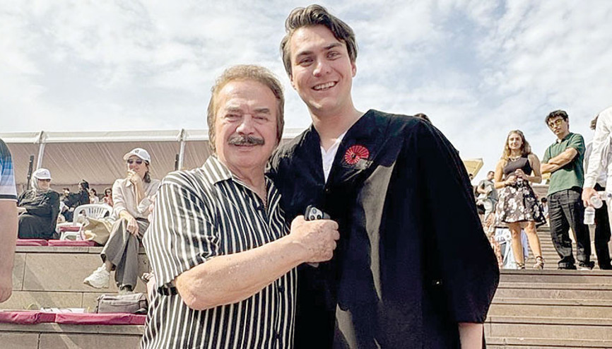 Torunu mezun oldu: Bize bu gururu yaşattığın için berhudar ol evlat