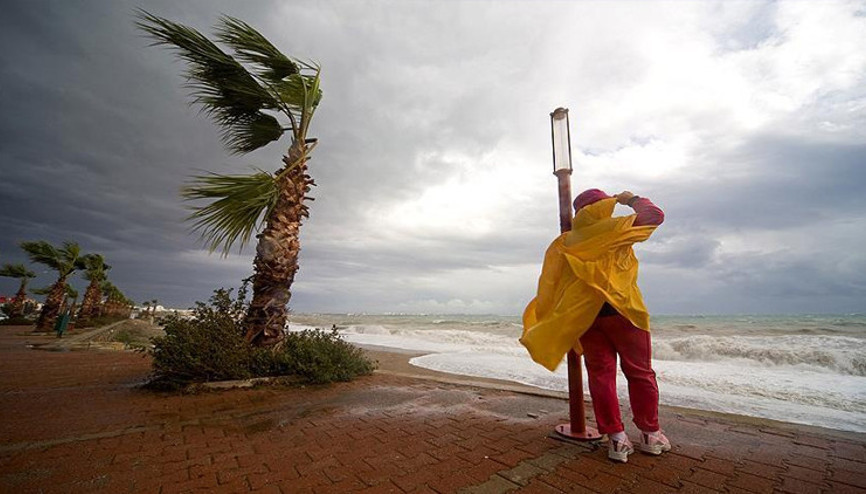Avustralya aşırı yağış ve şiddetli rüzgarlara teslim: 35 bin ev ve iş yeri elektriksiz kaldı