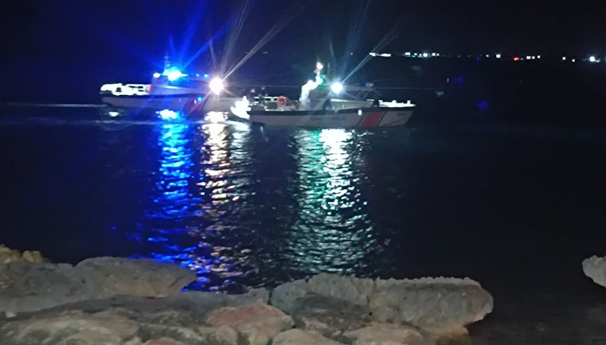 Mersin’de gece denize giren 3 kişiden biri boğuldu; 2 kişi aranıyor