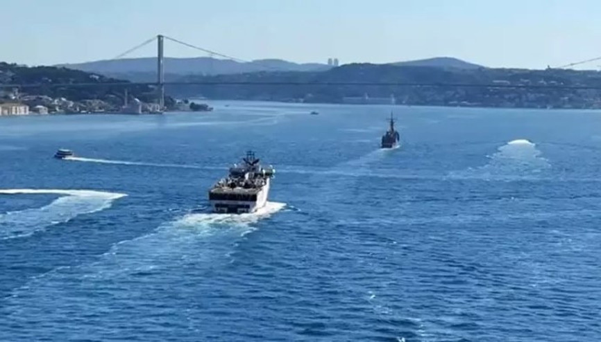 Oruç Reis Gemisi İstanbul Boğazı’nda