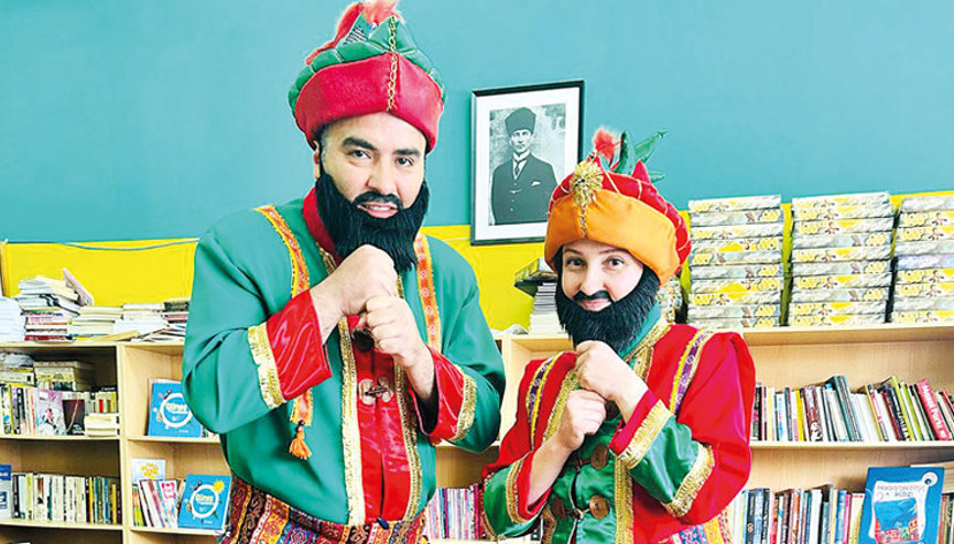 Ayşe öğretmen Hacivat oldu