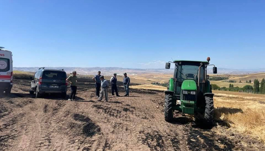 1 kıvılcım 1 yılı heba etti... Tarlaları yanan çiftçiler kara kara düşünüyor 1 kıvılcım 1 yılı heba etti... Tarlaları yanan çiftçiler kara kara düşünüyor