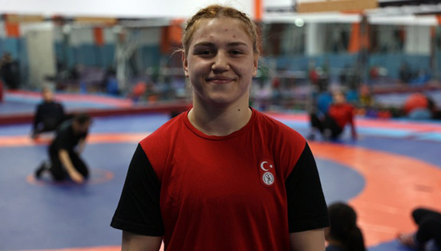 U20 Avrupa Güreş Şampiyonası’nda Beyzanur Akkuş’tan altın madalya