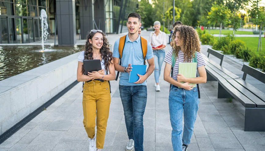 Gençlerin kariyer yolculuğuna eşlik ediyoruz