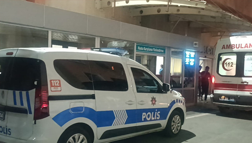 Annesini bıçaklayan kardeşini silahla vurup öldürdü