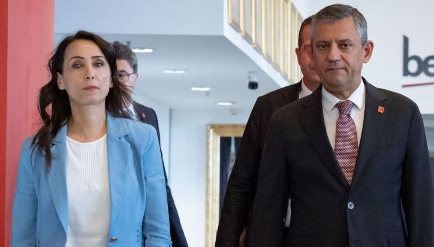 CHP Genel Başkanı Özel, DEM Parti Eş Genel Başkanı Hatimoğulları ile görüştü CHP Genel Başkanı Özel, DEM Parti Eş Genel Başkanı Hatimoğulları ile görüştü