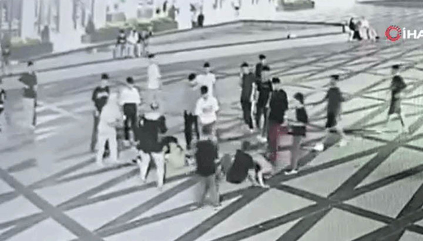 Bursada 14 yaşındaki kız ortalığı savaş alanına çevirdi