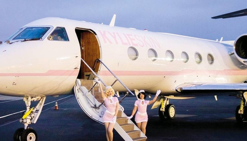 Çevreciler tepkili... Kylie Jenner her yere jetiyle gidiyor