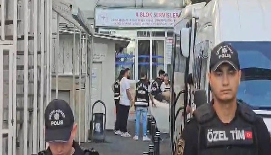 Yolsuzluk soruşturmasında aralarında belediye başkanlarının da olduğu 13 şüpheli sağlık kontrolünden geçirildi