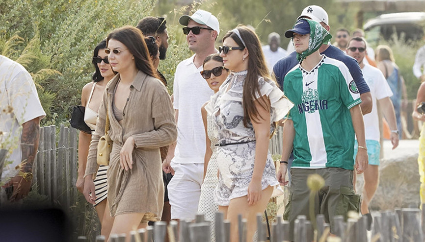 Sevgilisiyle tatile çıktı, tanınmamak için yapmadığı kalmadı… ‘Lütfen saçlarıma bakmayın’