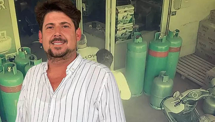 Dükkana giren yılan, esnafı sokağa fırlattı