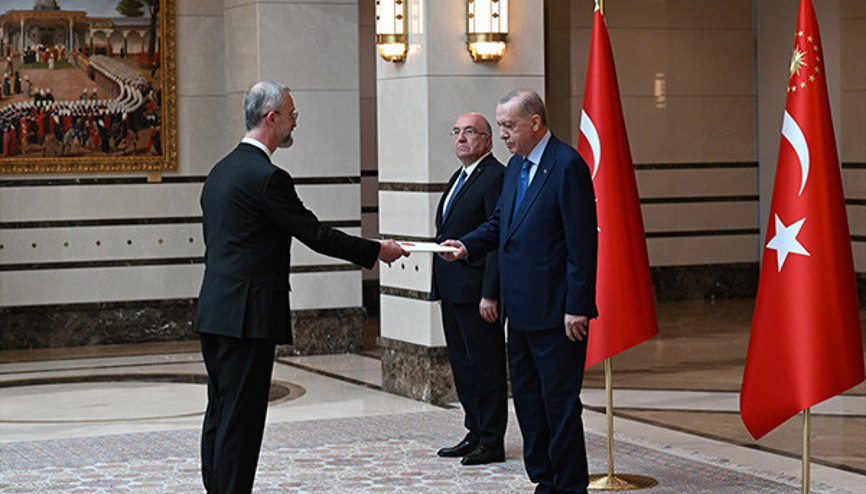 Cumhurbaşkanı Erdoğana büyükelçilerden güven mektubu takdimi