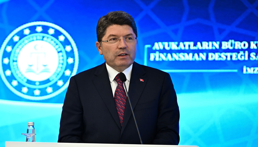 Bakan Tunçtan genç avukatlara kredi müjdesi Bakan Tunçtan genç avukatlara kredi müjdesi