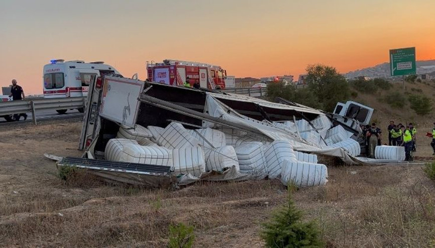 Kuzey Marmara Otoyolunda tır faciası 2 kişi hayatını kaybetti