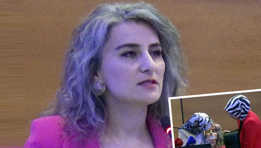 Konuşma yaptığı sırada fenalaştı