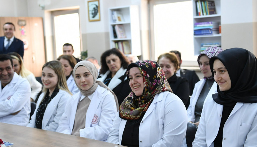 ‘Öğretmenlerin iller arası mazerete bağlı yer değiştirme başvuruları’ duyurusu yayımlandı ‘Öğretmenlerin iller arası mazerete bağlı yer değiştirme başvuruları’ duyurusu yayımlandı