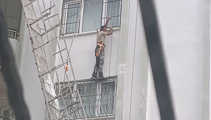 Adanada metrelerce yüksekte can pazarı Ölümden böyle kurtuldu