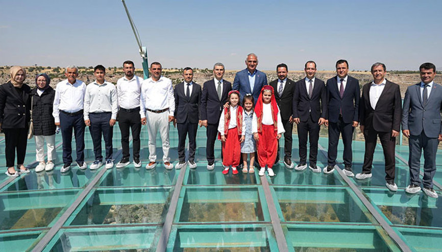 Bakan Ersoy: Yabancı turist rotalarına da girecek bir Uşak için gerekli çalışmaları yapacağız