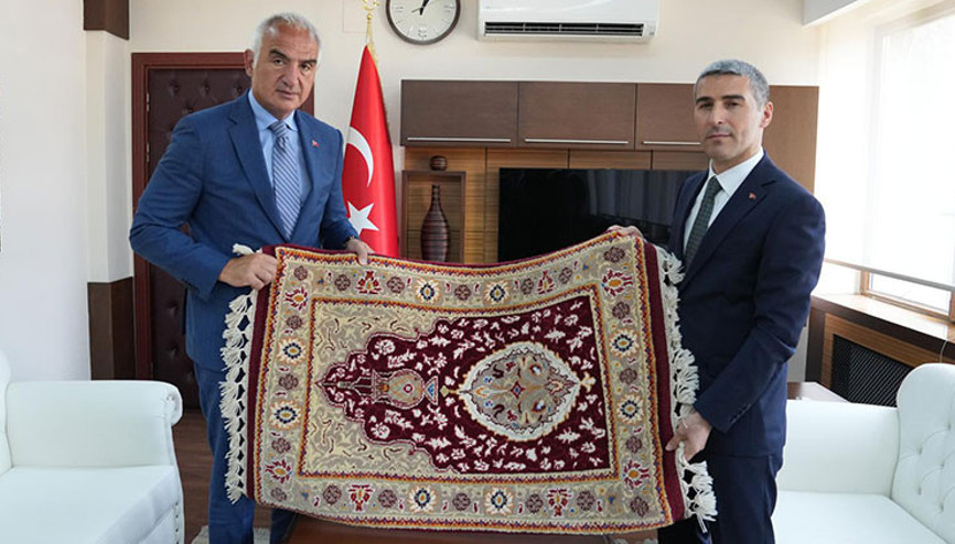 Bakan Ersoy: Yabancı turist rotalarına da girecek bir Uşak için gerekli çalışmaları yapacağız