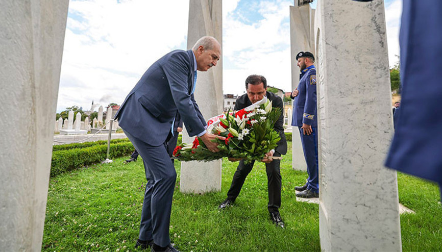 TBMM Başkanı Kurtulmuş, Aliya İzzetbegoviçin kabrini ziyaret etti