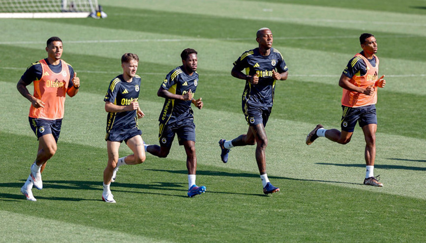 Fenerbahçe, yeni sezon hazırlıklarına devam etti