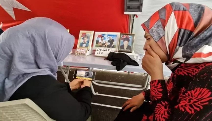 Evlat nöbetindeki anne: Silahların bırakılması, çocuklarımızın bırakılması demek Evlat nöbetindeki anne: Silahların bırakılması, çocuklarımızın bırakılması demek