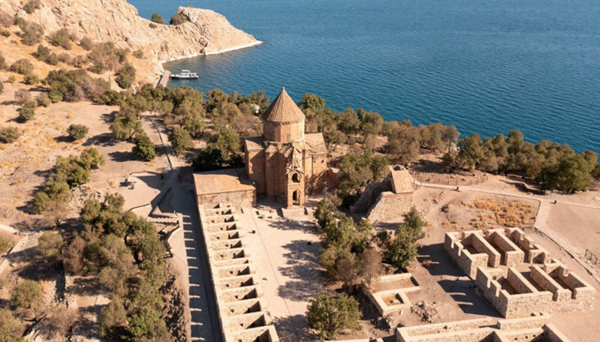 Van Kültür Yolu Festivali sanatla kapılarını açtı: 300 etkinlik, 9 günlük şölen