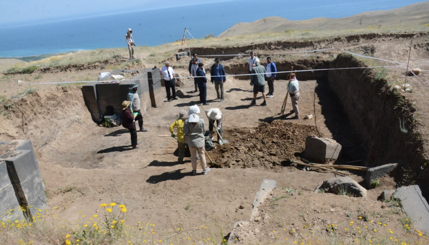Bitlisteki kazı çalışmalarında dikkat çeken keşif: Fil ayakları ortaya çıktı