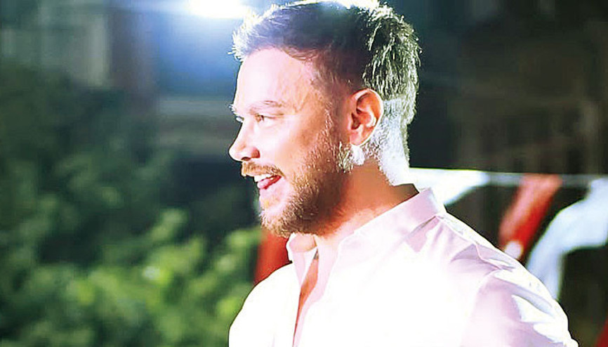 Sinan Akçıldan eski sevgilisi Hadiseye gönderme