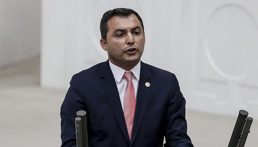 Görevden uzaklaştırılan Karadan açıklama CHPliliğim duvarlara Ecevit yazmakla başladı