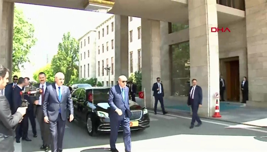 Cumhurbaşkanı Erdoğan, TBMMde düzenlenen 15 Temmuz Demokrasi ve Milli Birlik Günü anma programına katıldı Cumhurbaşkanı Erdoğan, TBMMde düzenlenen 15 Temmuz Demokrasi ve Milli Birlik Günü anma programına katıldı