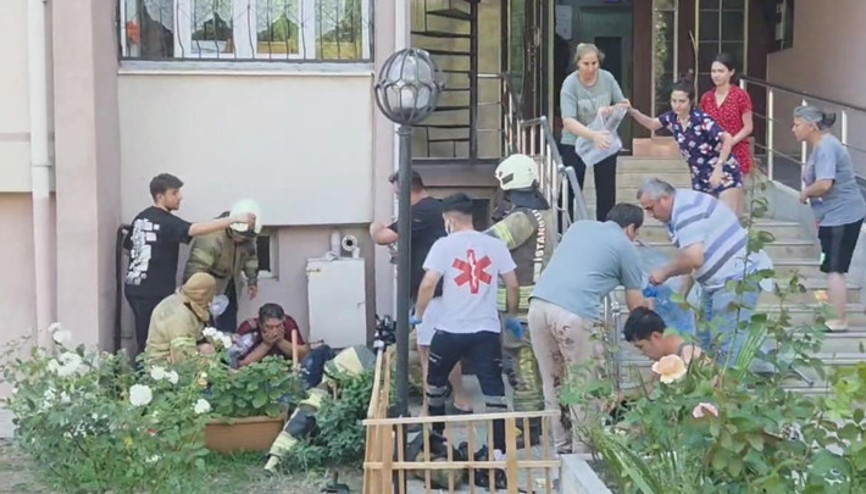 Beylikdüzünde kimyasal madde alarmı: 15 katlı bina tahliye edildi | 5 kişi hastaneye kaldırıldı
