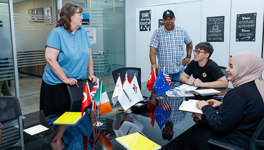 Demirören Medya ve Teknoloji Lisesi yeni öğrencilerini bekliyor... Yoğun yabancı dil eğitimiyle global iletişime hazır nesiller Demirören Medya ve Teknoloji Lisesi yeni öğrencilerini bekliyor... Yoğun yabancı dil eğitimiyle global iletişime hazır nesiller