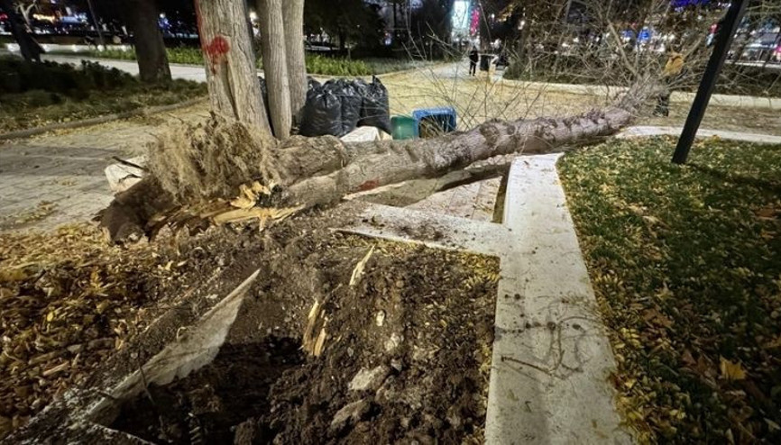 Ankara Valiliğinden kuvvetli rüzgar ve fırtına uyarısı
