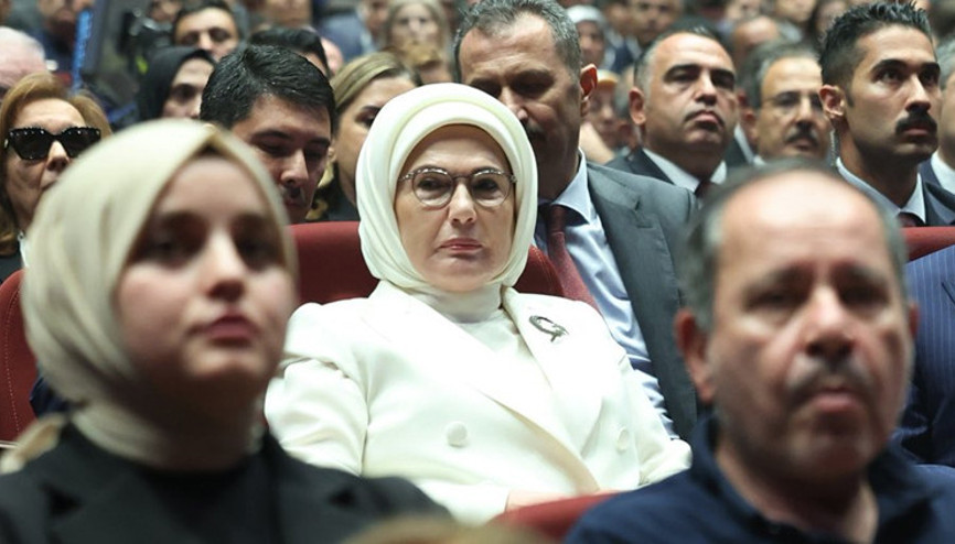 Emine Erdoğandan En Uzun Gece destanının ilk temsiline ilişkin paylaşım