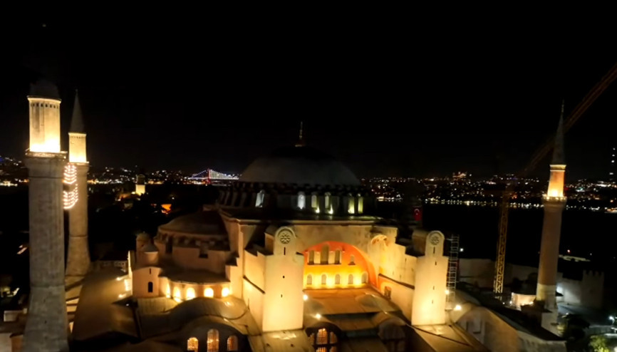 Son dakika... 15 Temmuzun yıl dönümünde tüm Türkiyede 253 şehidin anısına selalar okundu