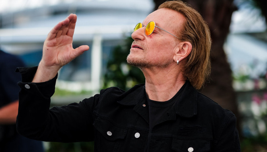 Şimdi milyonlarla oynuyor... Ama çocukluğu çok zor geçti: Annem öldükten sonra yiyecek artıklarıyla beslenirdik...