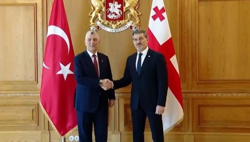 Bakan Bolat, Gürcistan Cumhurbaşkanı Mikheil Kavelaşvili ile görüştü