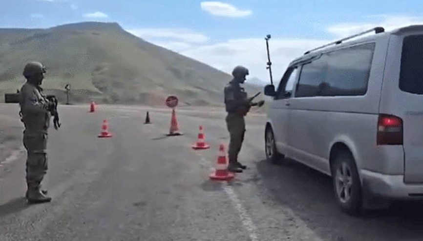 Bakan Yerlikaya: 32 göçmen kaçakçılığı organizatörü ile 572 düzensiz göçmen yakalandı