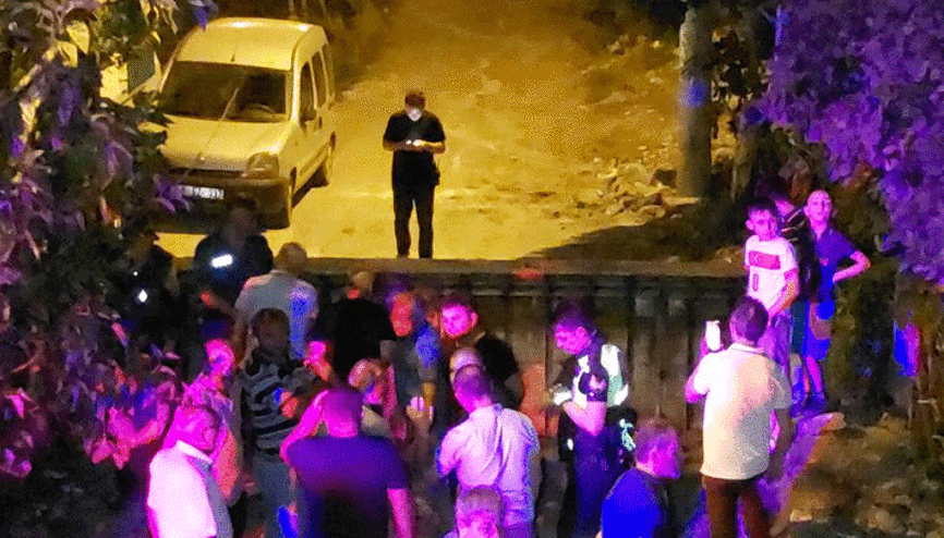 Samsunda Tapulu arsam diye yolu beton duvar ile kapattı Mahalleli isyan etti Samsunda Tapulu arsam diye yolu beton duvar ile kapattı Mahalleli isyan etti