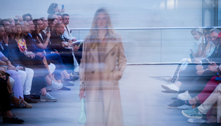 İstenmeyen göğüs pozu skandalı