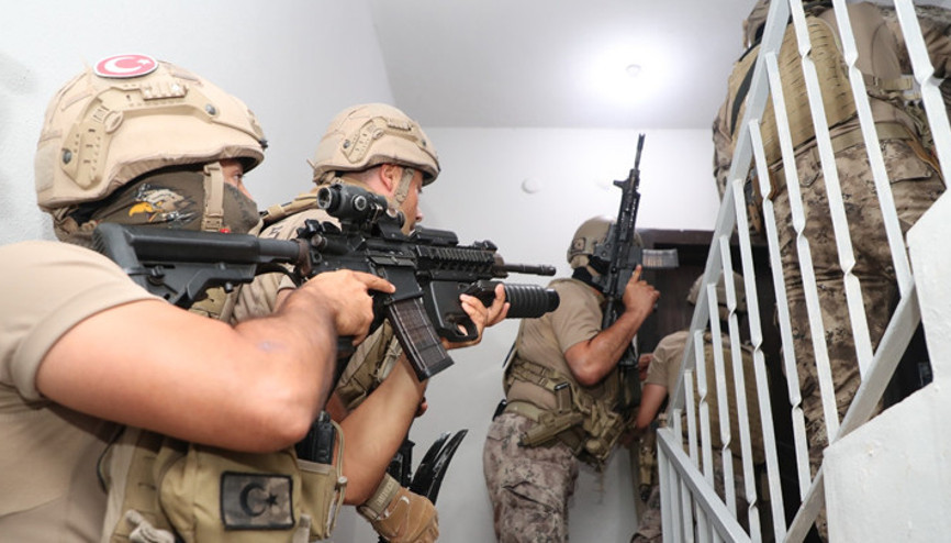 Mersinde fuhuş operasyonu: 19 şüpheli tutuklandı