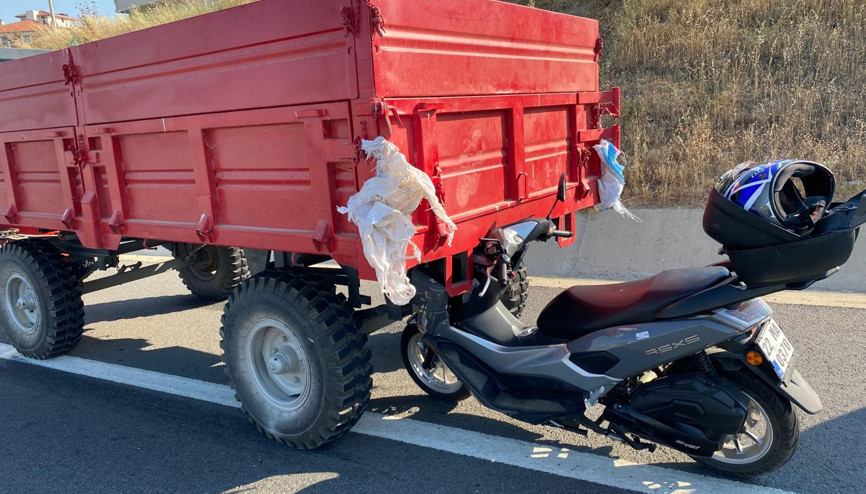 Traktörün römorkuna çarpan motosikletin sürücüsü yaralandı