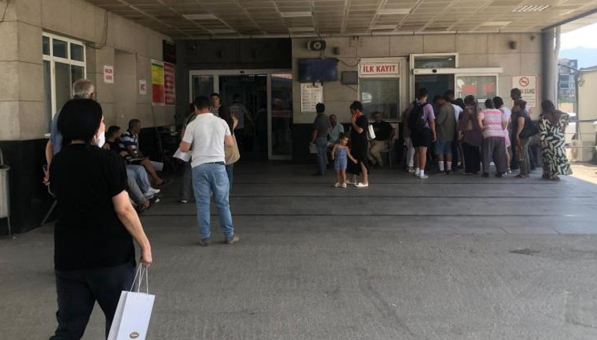 İzmirde fabrikada gıda zehirlenmesi paniği: 68 işçi hastanelik oldu