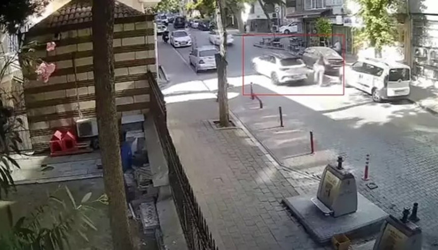 Fatih’te bir sürücü genç kadına dehşeti yaşattı: Önce taciz etti sonra ayağını ezdi Fatih’te bir sürücü genç kadına dehşeti yaşattı: Önce taciz etti sonra ayağını ezdi