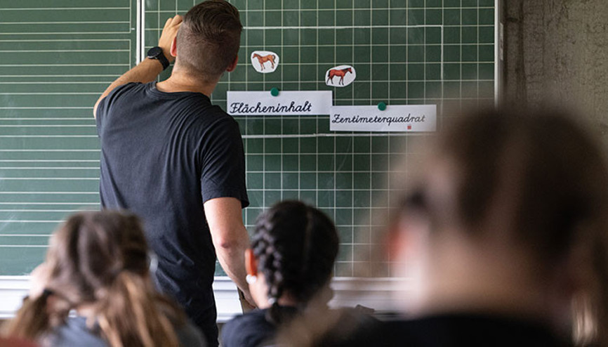 Almanyada eğitim skandalı: 20 yıldır 1400 öğretmen kadrosu boş kalmış