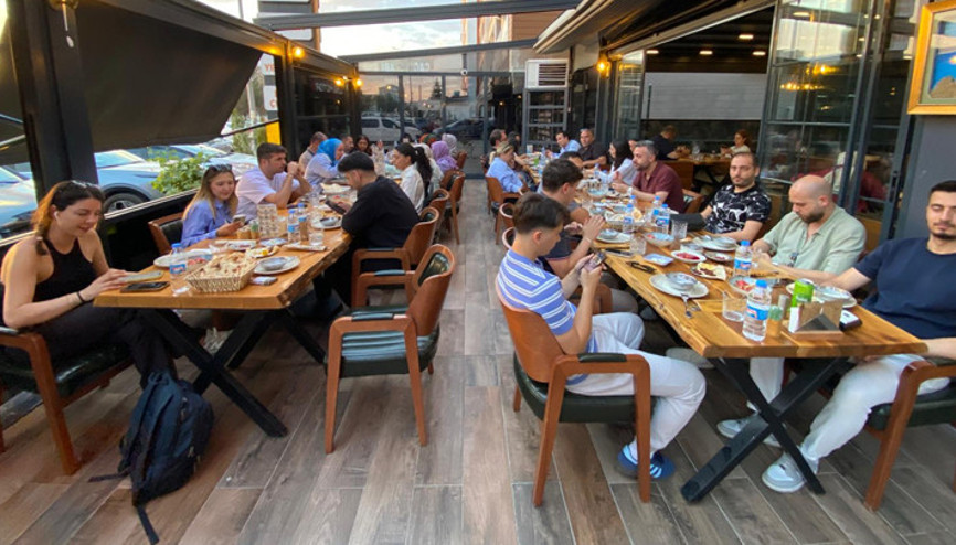 Van Kültür Yolu Festivali esnafın yüzünü güldürdü: Dört aylık işi bir haftada yaptık